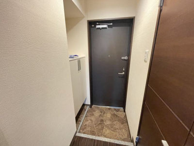 【玄関】 | ファースト　クライム | 別号室の参考写真です