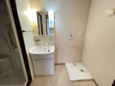 【独立洗面台】 | ファースト　クライム | 別号室の参考写真です