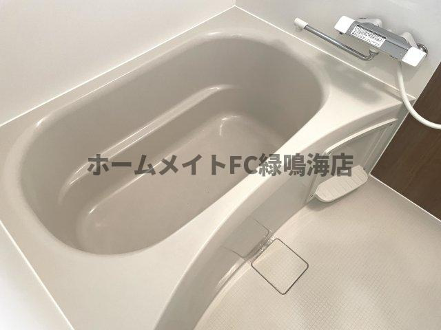 川原ロイヤルハイツの浴室