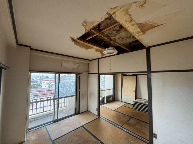 山梨県甲府市　一棟マンションの内装