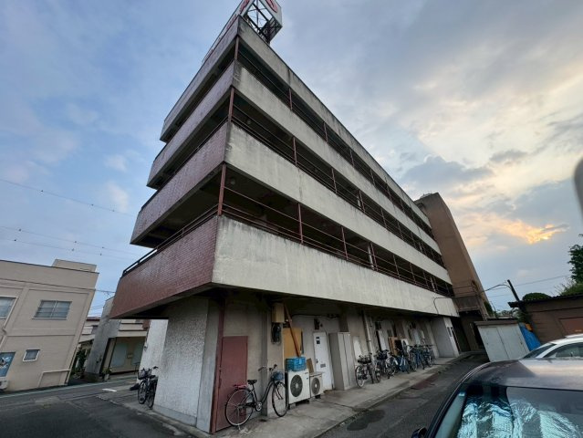 山梨県甲府市　一棟マンションの外観