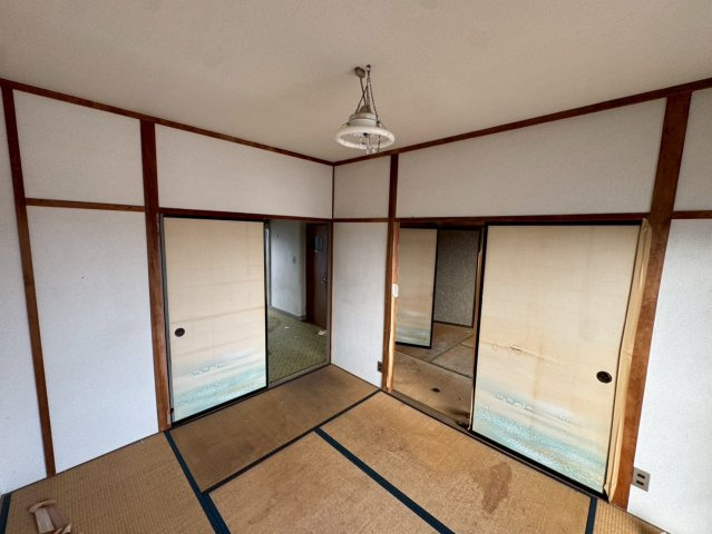 山梨県甲府市　一棟マンションの和室