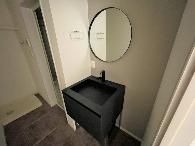 モアナコート南流山の独立洗面台|別号室の参考写真です