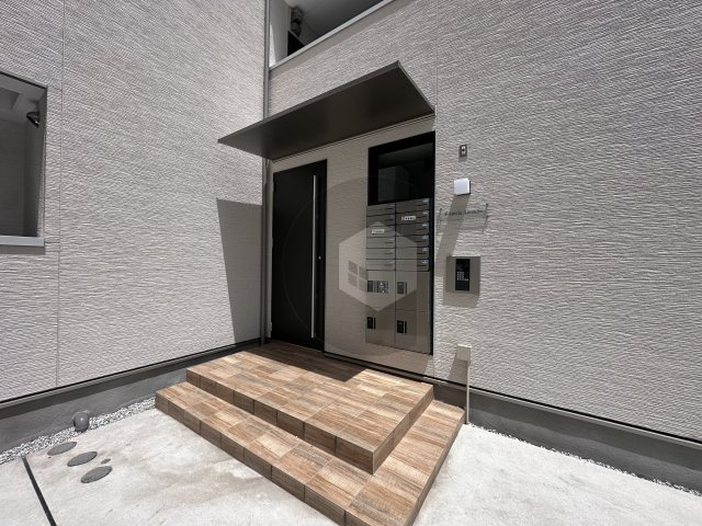 F asesia Ameniteのエントランス