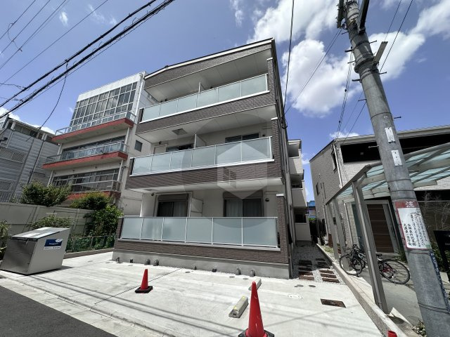 F asesia Ameniteの外観