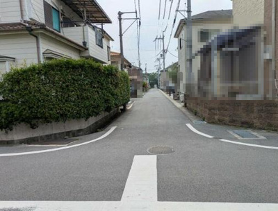 【前面道路含む現地写真】 | ‭生駒郡斑鳩町目安4丁目【建築条件なし】【古家付】