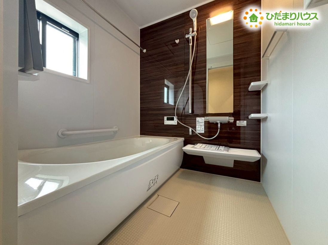 深谷市萱場　第10期　新築一戸建て　ワイウッドコート　02の浴室