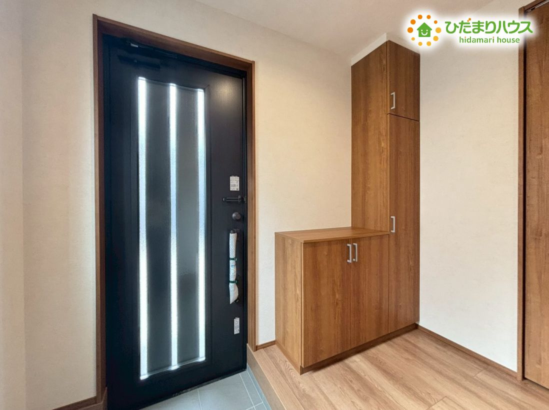 深谷市萱場　第10期　新築一戸建て　ワイウッドコート　02の玄関