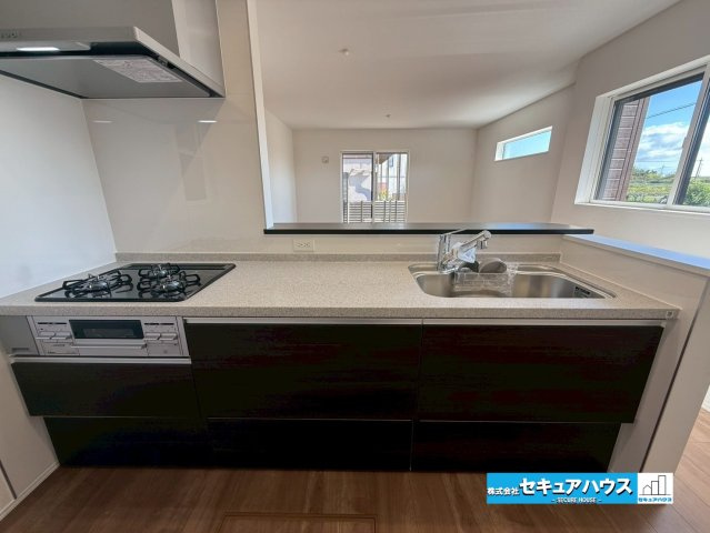 【今からご案内可能】大府市吉川町5丁目 全1棟 の内観：施工例|（玄関イメージです）
■株式会社　セキュアハウス■
住宅ローンに強く、知識、経験豊富なスタッフ在籍
お客様に寄り添い、ご成約後もサポート致します。