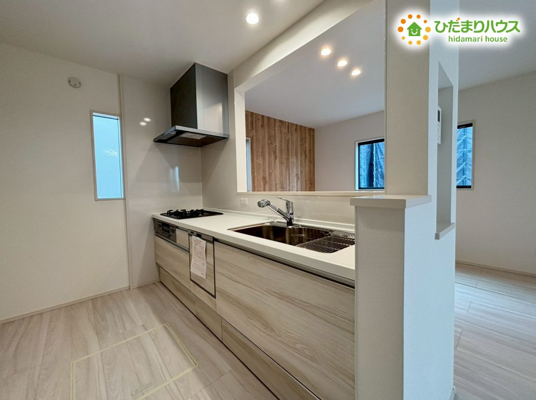 深谷市萱場　第10期　新築一戸建て　ワイウッドコート　01のキッチン