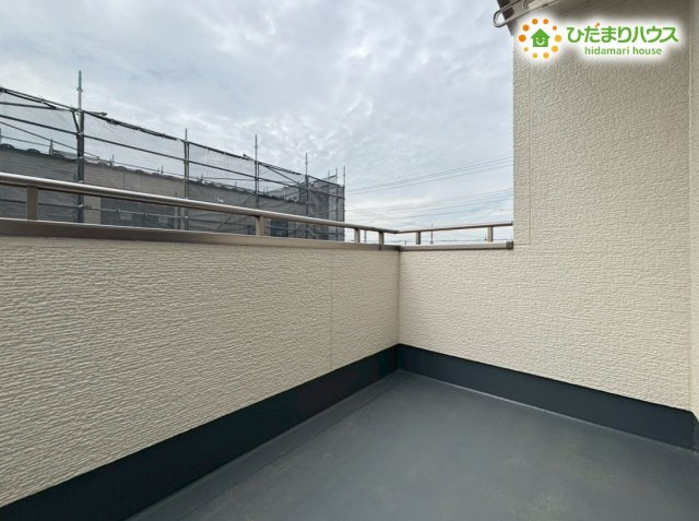 深谷市萱場　第10期　新築一戸建て　ワイウッドコート　01のバルコニー