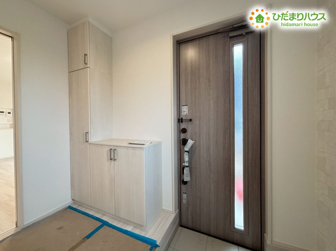 深谷市萱場　第10期　新築一戸建て　ワイウッドコート　01の玄関