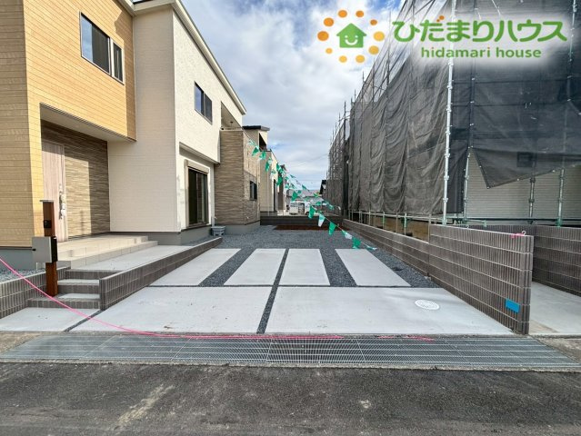 深谷市萱場　第10期　新築一戸建て　ワイウッドコート　01の駐車場