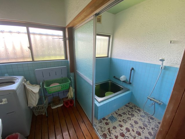 串間市天神　かんな保育園そば2階建の浴室