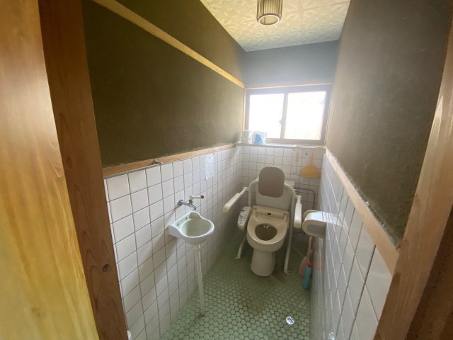 串間市天神　かんな保育園そば2階建のトイレ