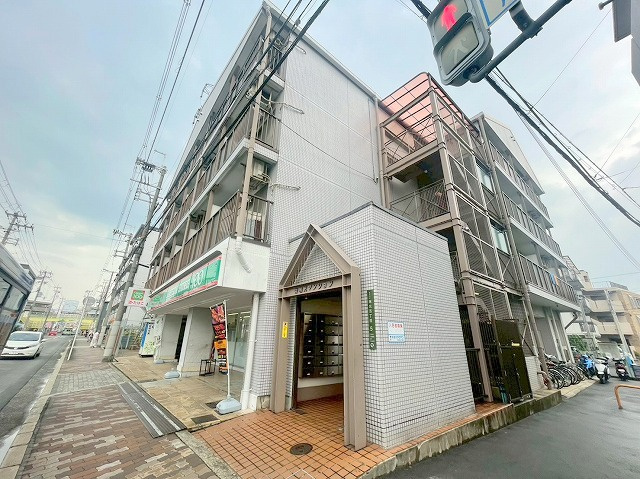 栄瑞光マンションの外観