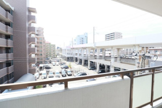 【展望】 | バルコニー前面はさえぎる高い建物もないため、陽当り風通しも良好です