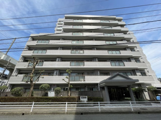 【外観】 | 姪浜駅まで徒歩10分。始発駅なので座って通勤できます。周辺環境も良好です