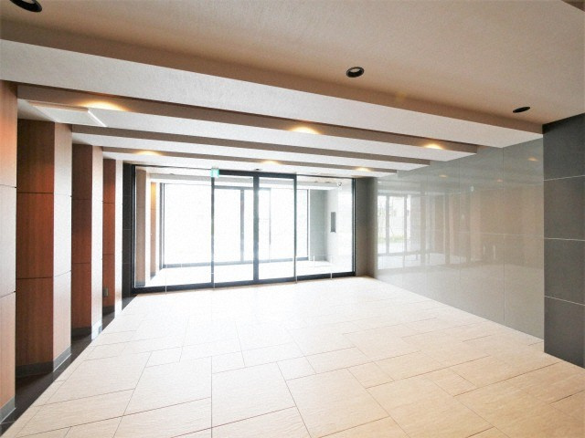 プレサンスブルーム東三国のロビー