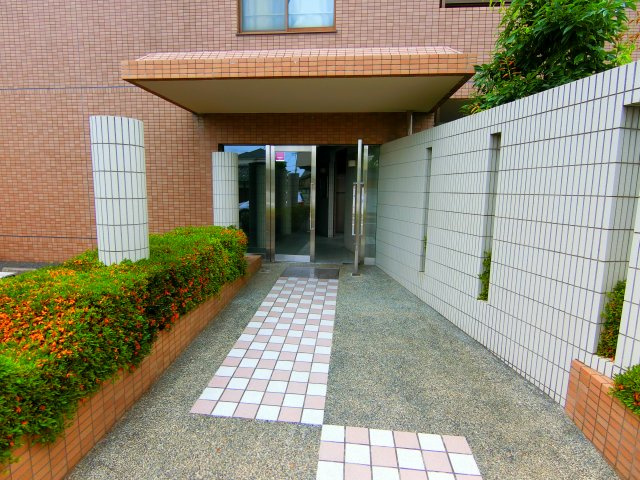 ブランミュール陶器のエントランス