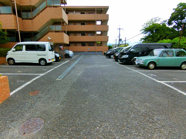 ブランミュール陶器の駐車場