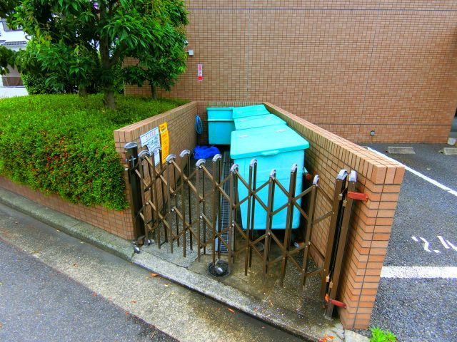 ブランミュール陶器の周辺