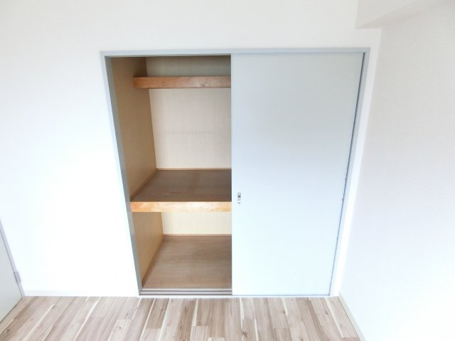 ブランミュール陶器の収納