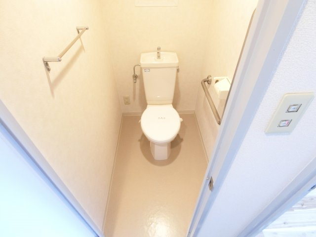 ブランミュール陶器のトイレ