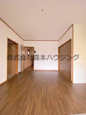 【居間・リビング】 | 　ＳＫハイツ | 広々とした居間です