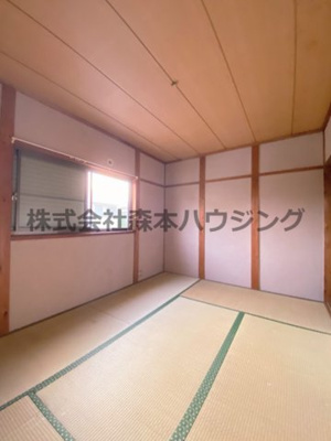 【和室】 | 　ＳＫハイツ | 柔らかい畳が心地よい和室
2階