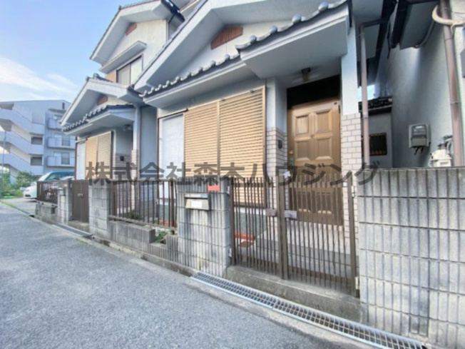【エントランス】 | 　ＳＫハイツ | 落ち着いたエントランスです