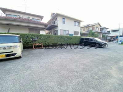 【駐車場】 | 　ＳＫハイツ | 駐車場に車を止められます