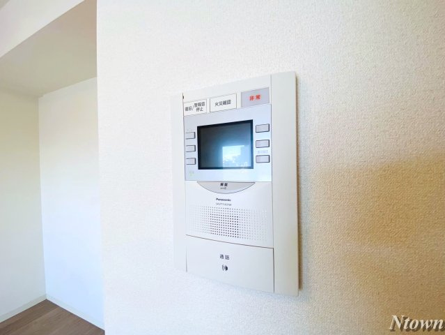 【セキュリティ】 | プレサンス栄フェル | モニター付きインターホンです。