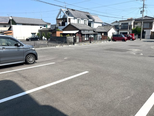 ファインフィールド・Kの駐車場