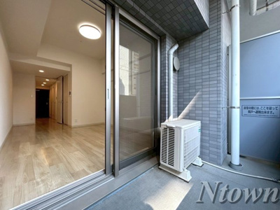 【バルコニー】 | プレサンスジェネ鶴舞 | 外からの目が気にならないバルコニーで洗濯物が干せます