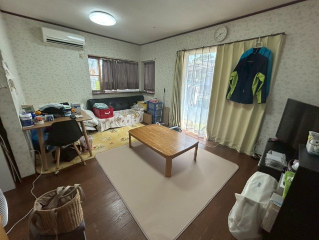 茂原市本小轡　中古戸建の居間・リビング