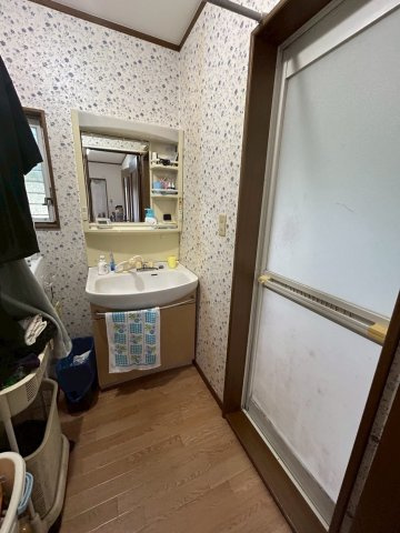 茂原市本小轡　中古戸建の独立洗面台