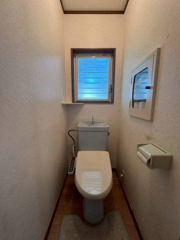 茂原市本小轡　中古戸建のトイレ