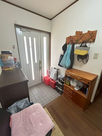 茂原市本小轡　中古戸建の玄関