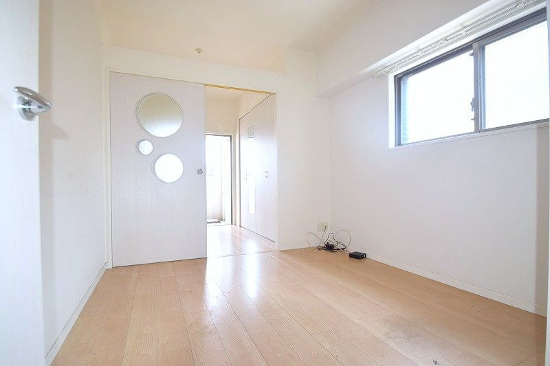 エンクレスト渡辺通Ⅱの居間・リビング