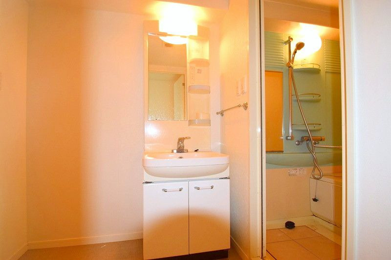 エンクレスト渡辺通Ⅱの洗面所