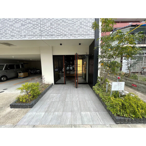 モダンパラッツォ大濠公園のエントランス