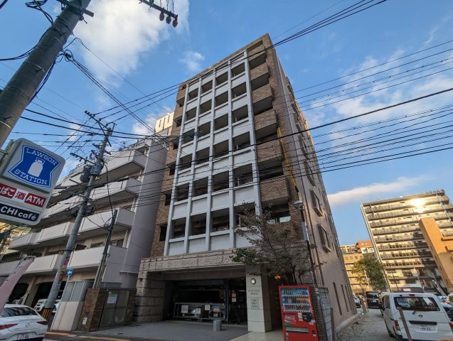 ビー・ワイ・マンションけやき通りの外観