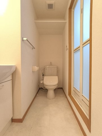 ビー・ワイ・マンションけやき通りの玄関