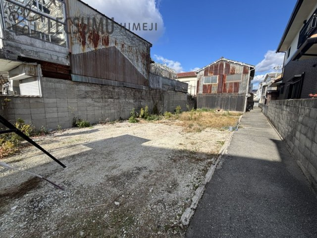 姫路市八代／売土地の前面道路含む現地写真