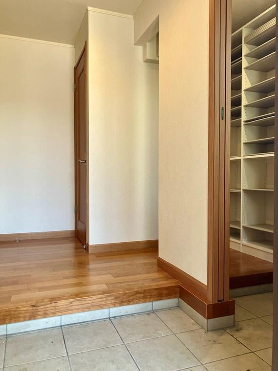 森野戸建のロビー