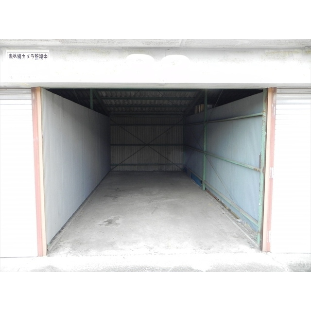 羽島郡笠松町田代の駐車場の内装