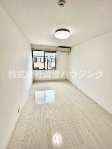 吉松２丁目戸建の洋室