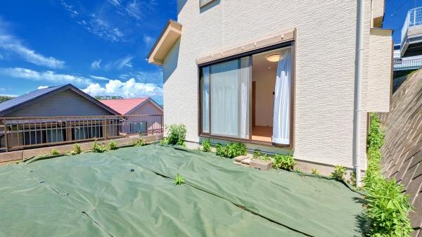 横浜市栄区公田町の中古一戸建の庭|広いお庭もついています！
家庭菜園や、お子様のプールなど、使い方は様々です！