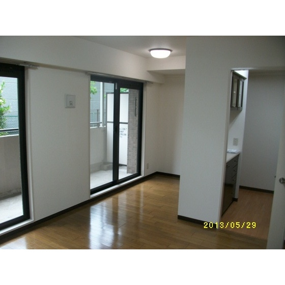 ＳＡＴＯＭＩ－２番館の居間・リビング